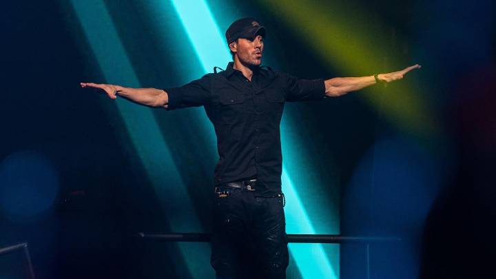 Enrique Iglesias se conmueve y comparte curioso gesto que tuvo una mujer al verlo por casualidad desde ventana del carro del lado en medio del tráfico