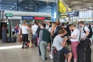 Bruselas abre expediente a España por las multas a las aerolíneas que cobran por el equipaje de mano