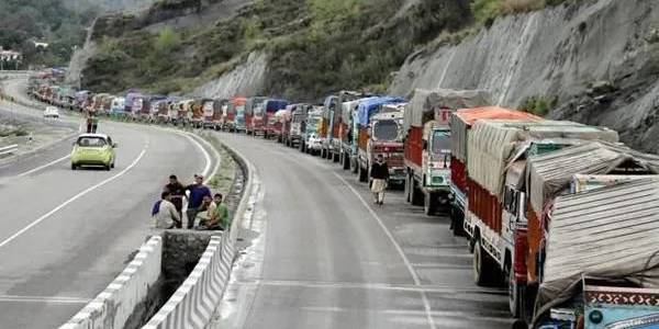 Jammu-Srinagar NH Closed due to Landslides, Mughal, SSG Roads Shut Due to Snow