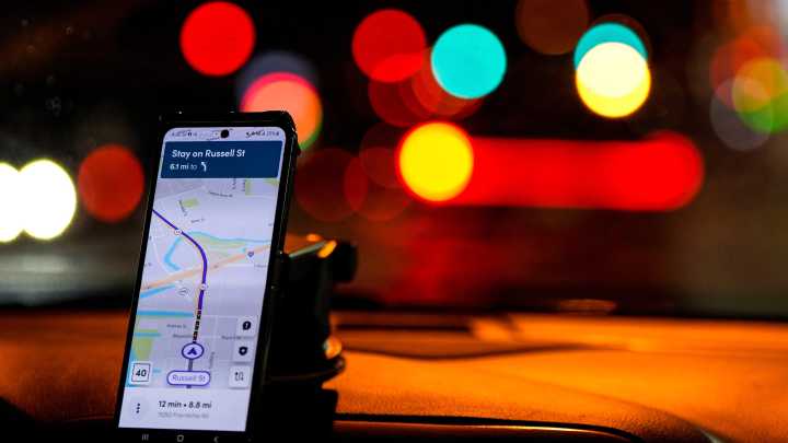 Newsom signs bill giving 800,000 Uber and Lyft drivers in California the right to unionize