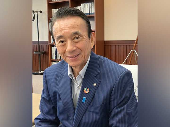 Governor Yasutomo Suzuki creates multicultural symbiosis society