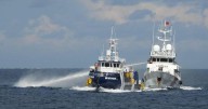 La guardia costera china embiste y daña un barco filipino en el mar de China Meridional