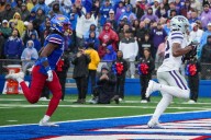 Deadspin | Avery Johnson leads Kansas State to 17th straight win over Kansas