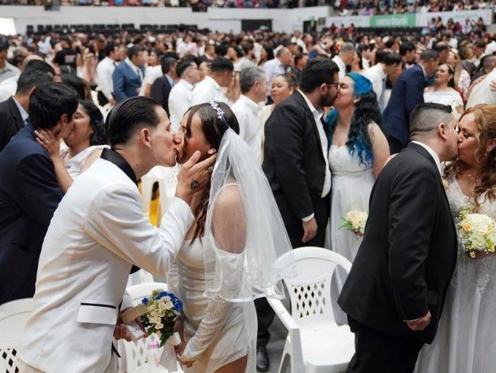 Over 600 couples tie the knot in Paraguay’s mass civil wedding
