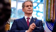 Advierten que el rescate a la Argentina beneficia a amigos de Bessent