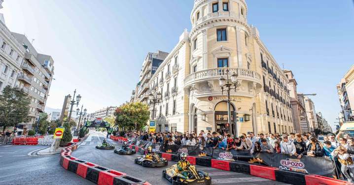 Así fue Kart Royale: Lola Lolita, Marina Rivers, Peldanyos o los hermanos Buyer convirtiendo Granada en un circuito urbano