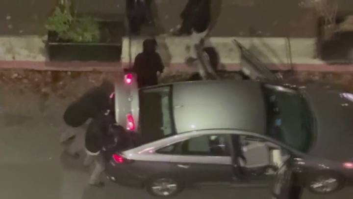 Smash-and-grab damages Belltown smoke shop