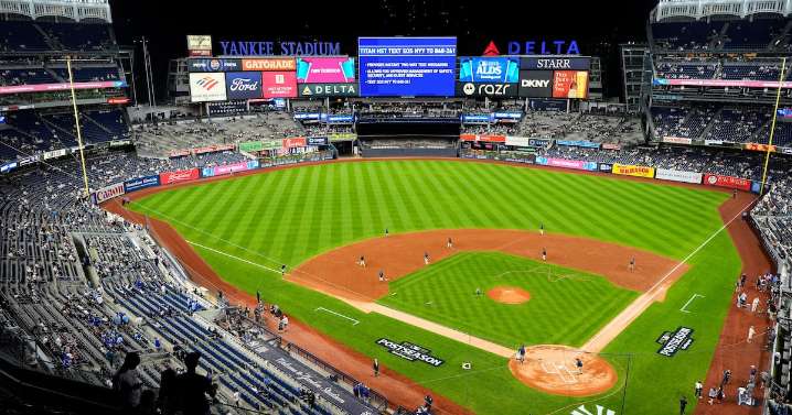 MLB playoffs: Blue Jays lose 6-9 against Yankees