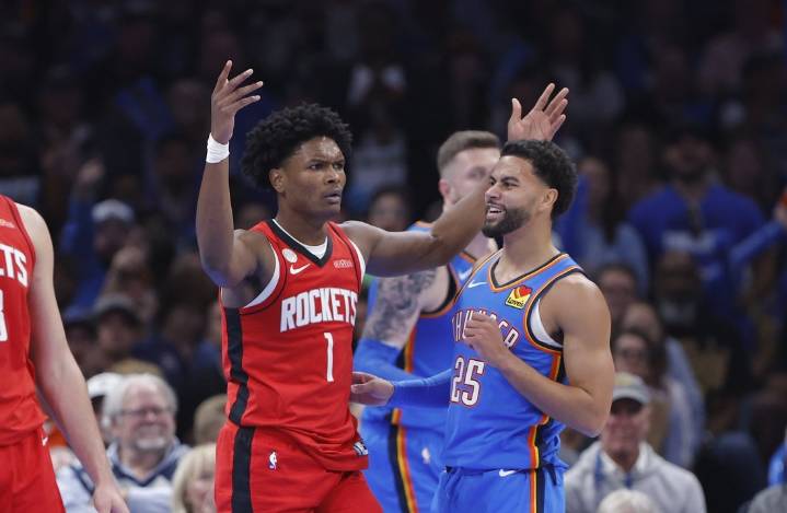 Deadspin | Rockets refining playmaker-by-committee plans for Pistons