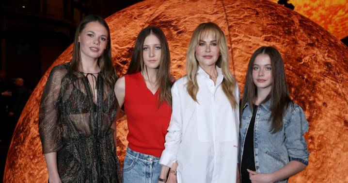 Nicole Kidman and Teen Daughters, Sunday & Faith, Put on a United Front at Chanel Show