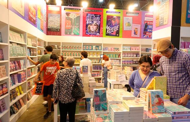 Abre sus páginas la fiesta de las letras de Monterrey; arranca la FIL 2025