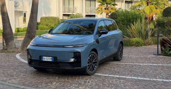 Leapmotor confirms range-extender B10 small SUV for 2026 launch