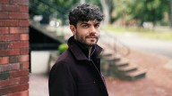 El actor Miguel González dio detalles sobre su nuevo personaje en el nuevo thriller psicológico y erótico La huésped de Netflix, “fue un viaje”
