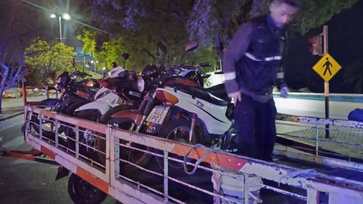 Tapar las patentes, un ardid recurrente entre los motociclistas para evadir infracciones