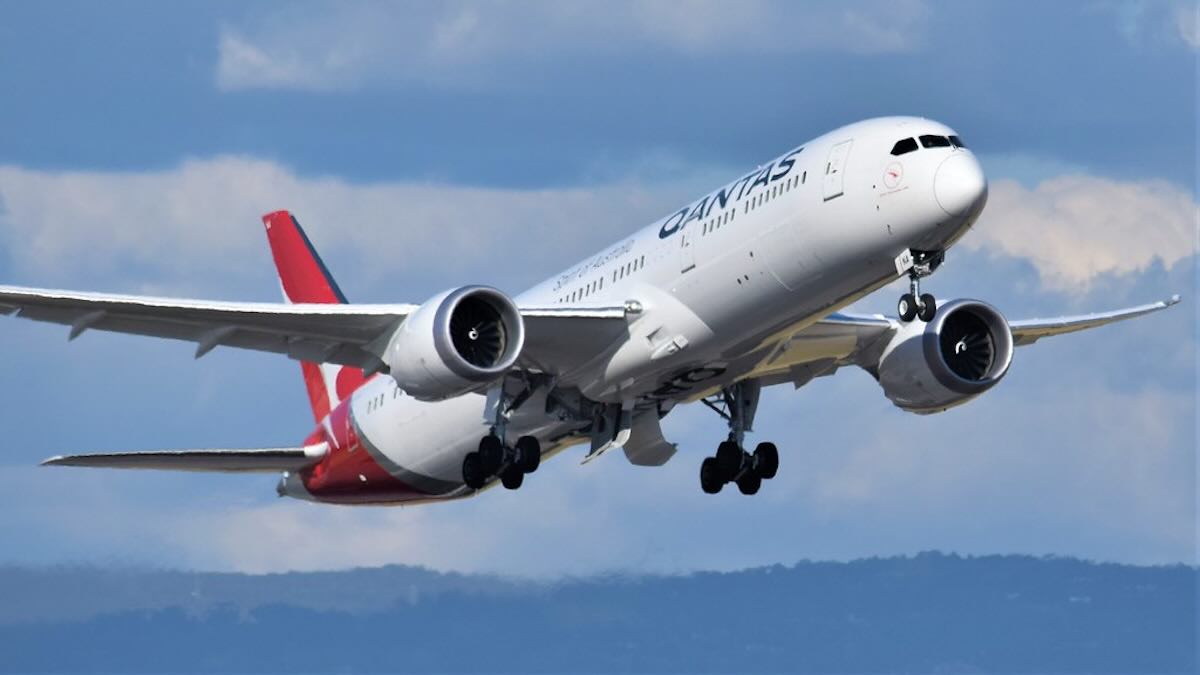 Qantas resumes international flights to Adelaide after 12 year hiatus