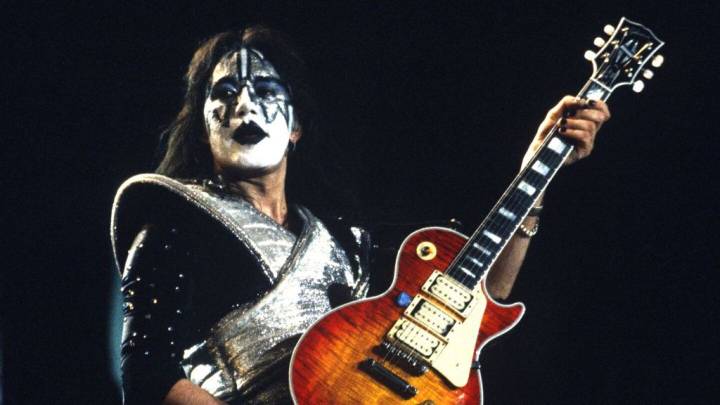 De qué murió Ace Frehley, guitarrista original de KISS