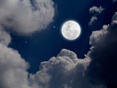 Horóscopo de hoy, martes 7 de octubre de 2025: efectos de la Luna llena en Aries y la cuadratura de Mercurio con Plutón