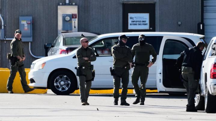 Federal judge agrees to extend block on National Guard deployment in Chicago