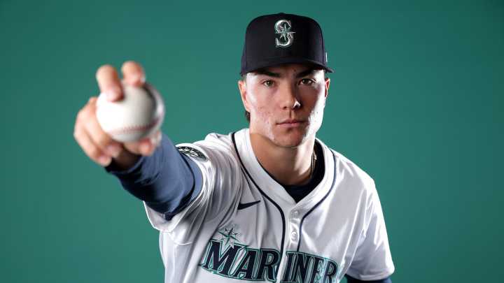 Bryan Woo Injury Leaves Mariners Reeling As World Series Hopes Take Major Hit Before Cubs Clash