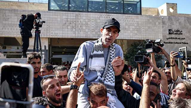 Palestinians celebrate as prisoners are released by Israel under Gaza ceasefire deal
