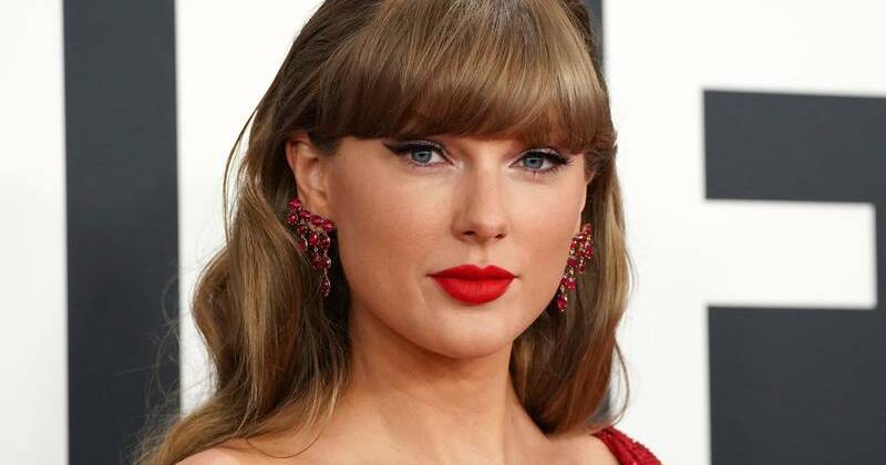 Taylor's T-shirt sparks $3m windfall for sea otters