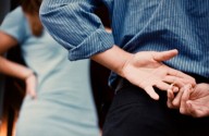 Dear Abby: Friend’s preference toward dating married men makes me uneasy