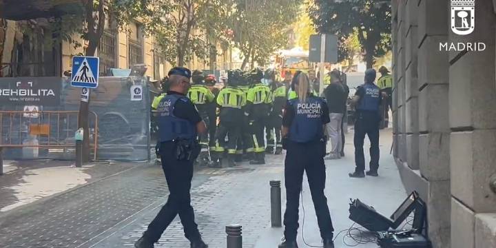 Un edificio en obras se derrumba en Madrid: cuatro personas atrapadas y al menos tres obreros heridos