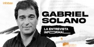 Gabriel Solano, en La Entrevista Informal: “El pibe que roba en una esquina es víctima y victimario a la vez”