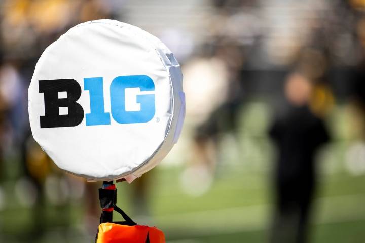 Deadspin | Big Ten reportedly nearing vote on $2B capital deal