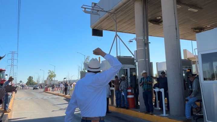 Agricultores en Mexicali se Suman a Protesta Nacional; Toman Casetas y Dan Paso Libre