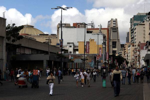 El 71% de los hogares en Venezuela recibe algún tipo de subsidio, según un estudio
