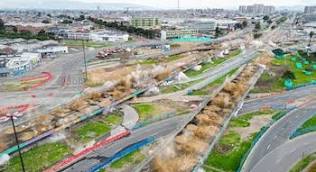 Implosión controlada de puentes en Bogotá