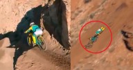 Video: Ciclista sufre brutal accidente en plena competencia tras fallar un salto mortal