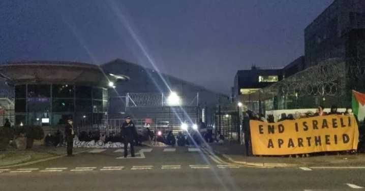 Edinburgh defence factory entrance 'blocked by sit