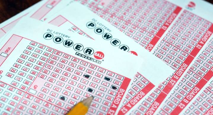 Números ganadores del Powerball de hoy, 20/10/2025: resultados y mira si salió el premio mayor de 304 millones de dólares