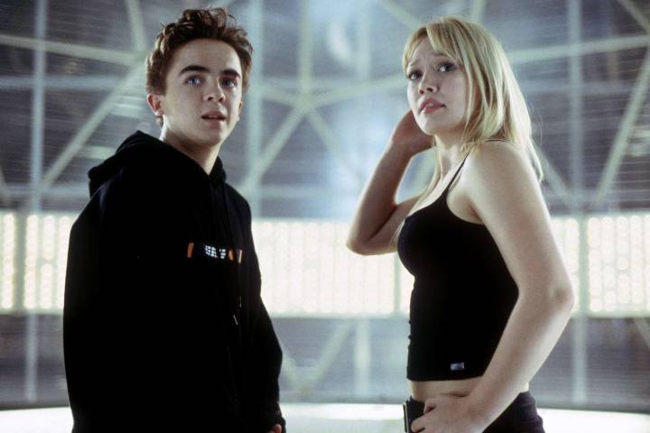 Frankie Muniz Hasn’t Spoken to Hilary Duff Since 'Agent Cody Banks' Because of Her Mom