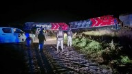 Descarrilan dos locomotoras y 17 vagones de Ferromex en Lagunillas, Tlaxco