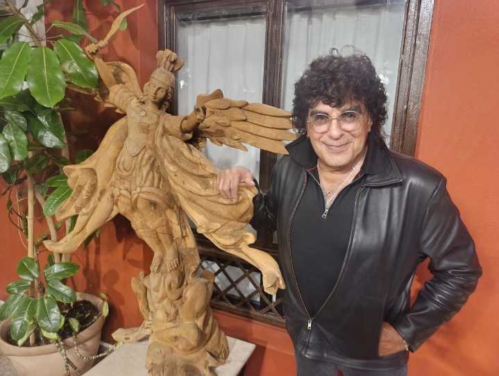 Laureano Brizuela rompe su silencio musical con el álbum ‘Espíritu Profundo’