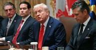 Trump anuncia arancel adicional del 100% a importaciones chinas como respuesta a su hostilidad