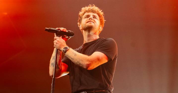 Chart-topper admits fans carry urns to his gigs for him to sign