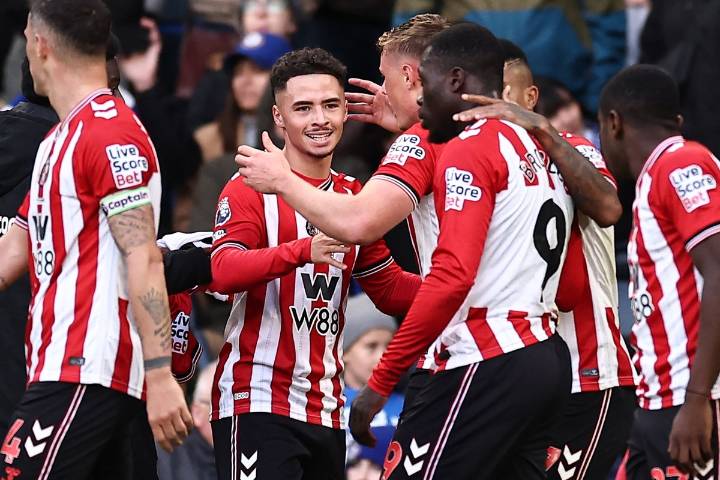 Sunderland consigue la segunda posición de la Liga Premier