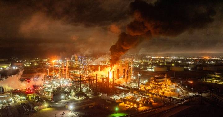 How the Chevron refinery fire in El Segundo could affect California gas prices
