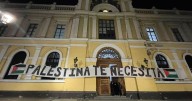 Estudiantes de la U. de Chile realizan toma de Casa Central por causa pro