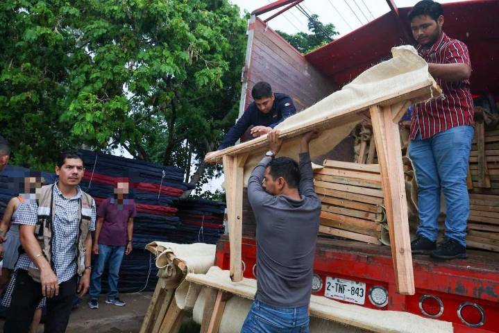 Gobierno de Sinaloa atiende a familias desplazadas de Badiraguato