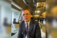 Afirma Ebrard que el peso es moneda de referencia mundial