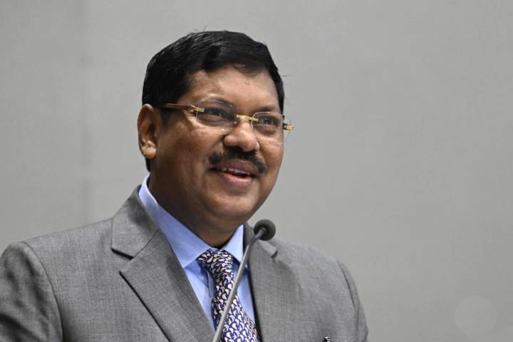 Lawyer tries to hurl shoe towards CJI in courtroom