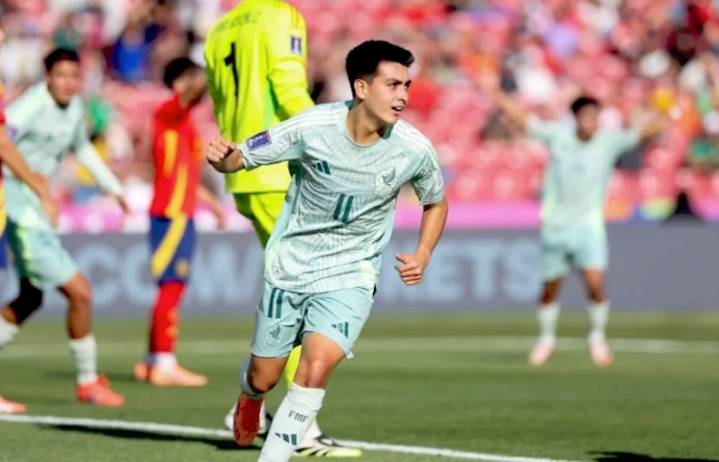Gilberto Mora rescata a México ante España