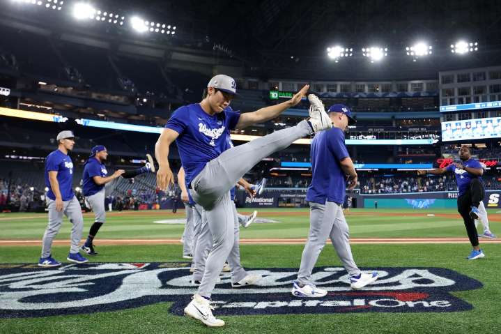 PHOTOS: Dodgers vs. Blue Jays in World Series Game 6