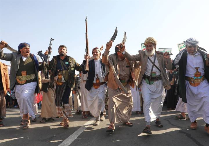 Yemen's Houthi rebels detain 20 U.N. employees and confiscate equipment