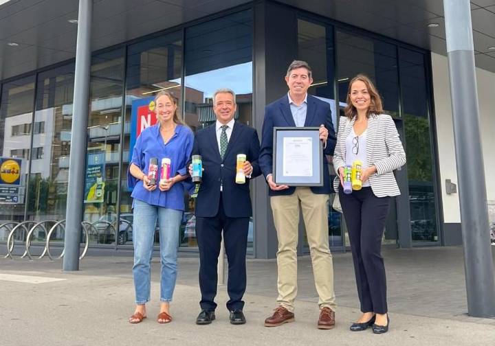 Lidl Canarias transforma los residuos plásticos de sus tiendas en bolsas de basura recicladas